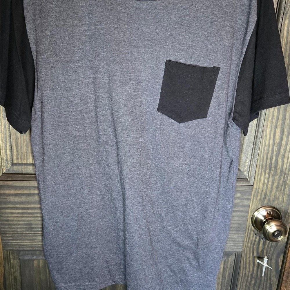 Carbon gray t-shirt